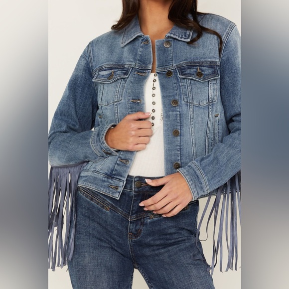 Idyllwind Rodeo Rebel Embossed Fringe Trucker Jacket - Picture 5 of 10